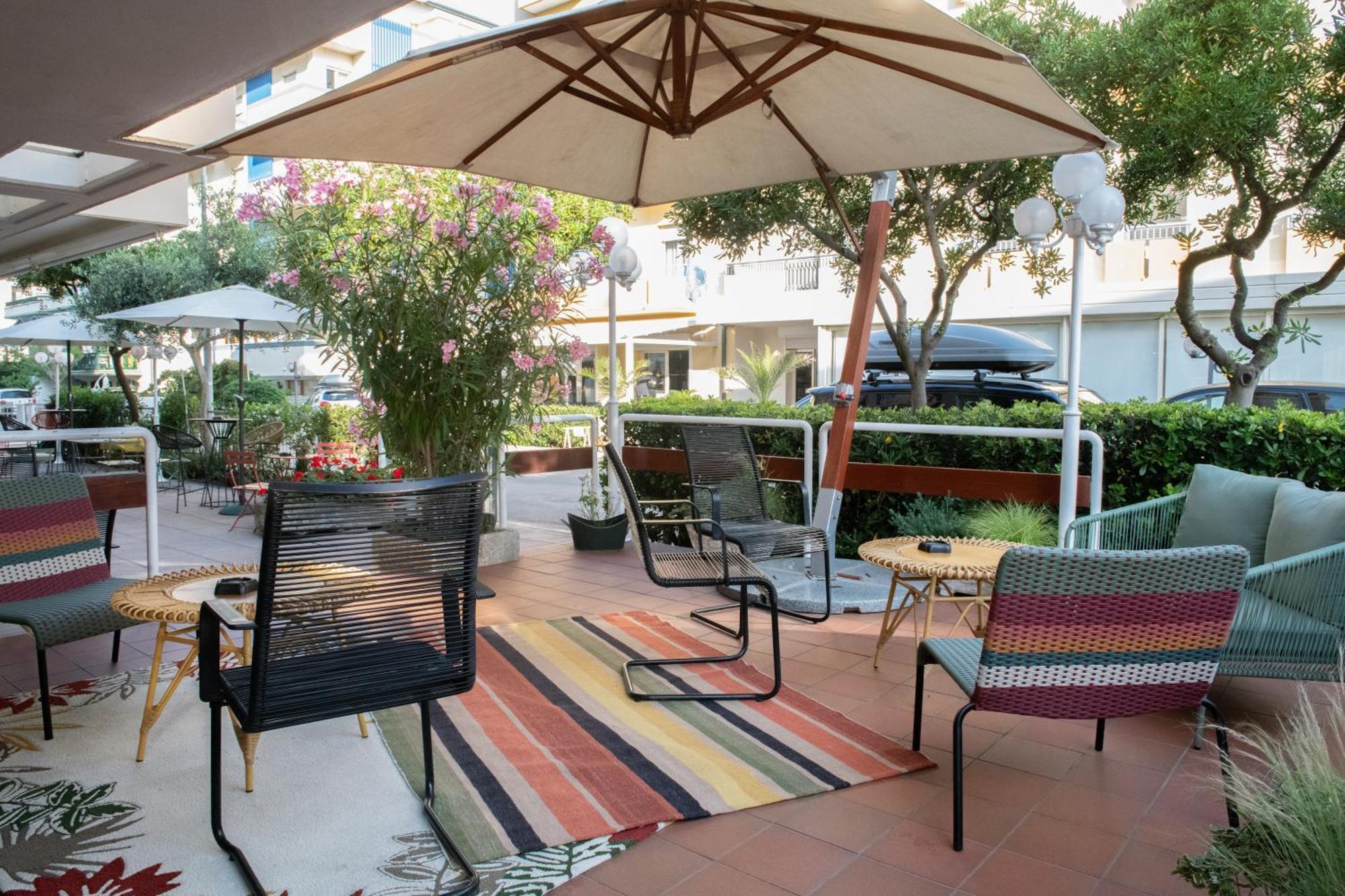 Hotel Mirabella Riccione Esterno foto