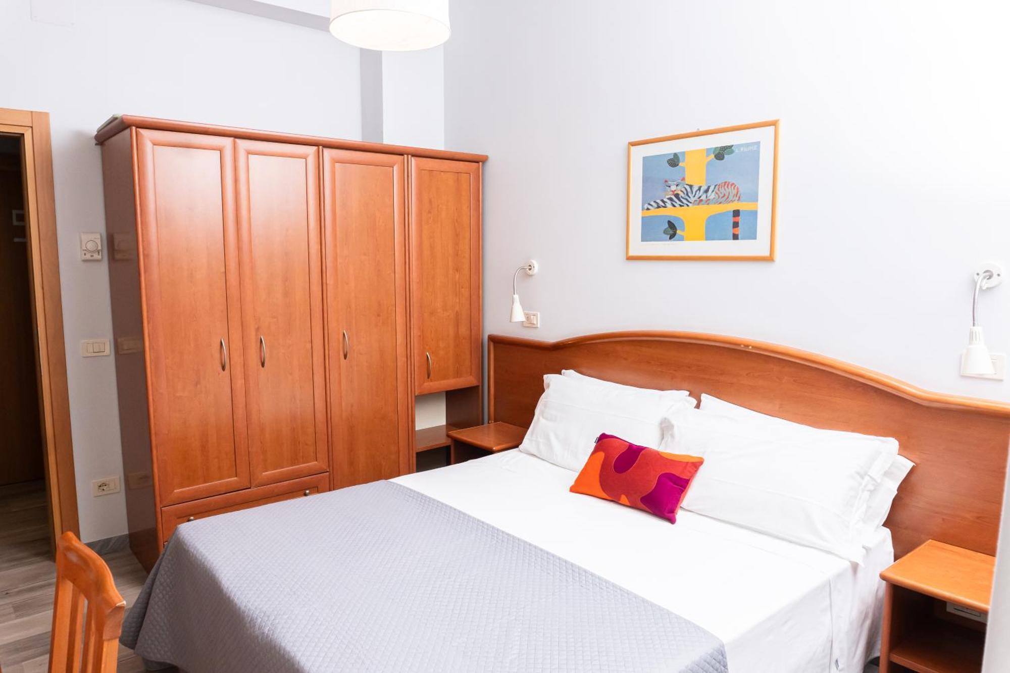 Hotel Mirabella Riccione Esterno foto