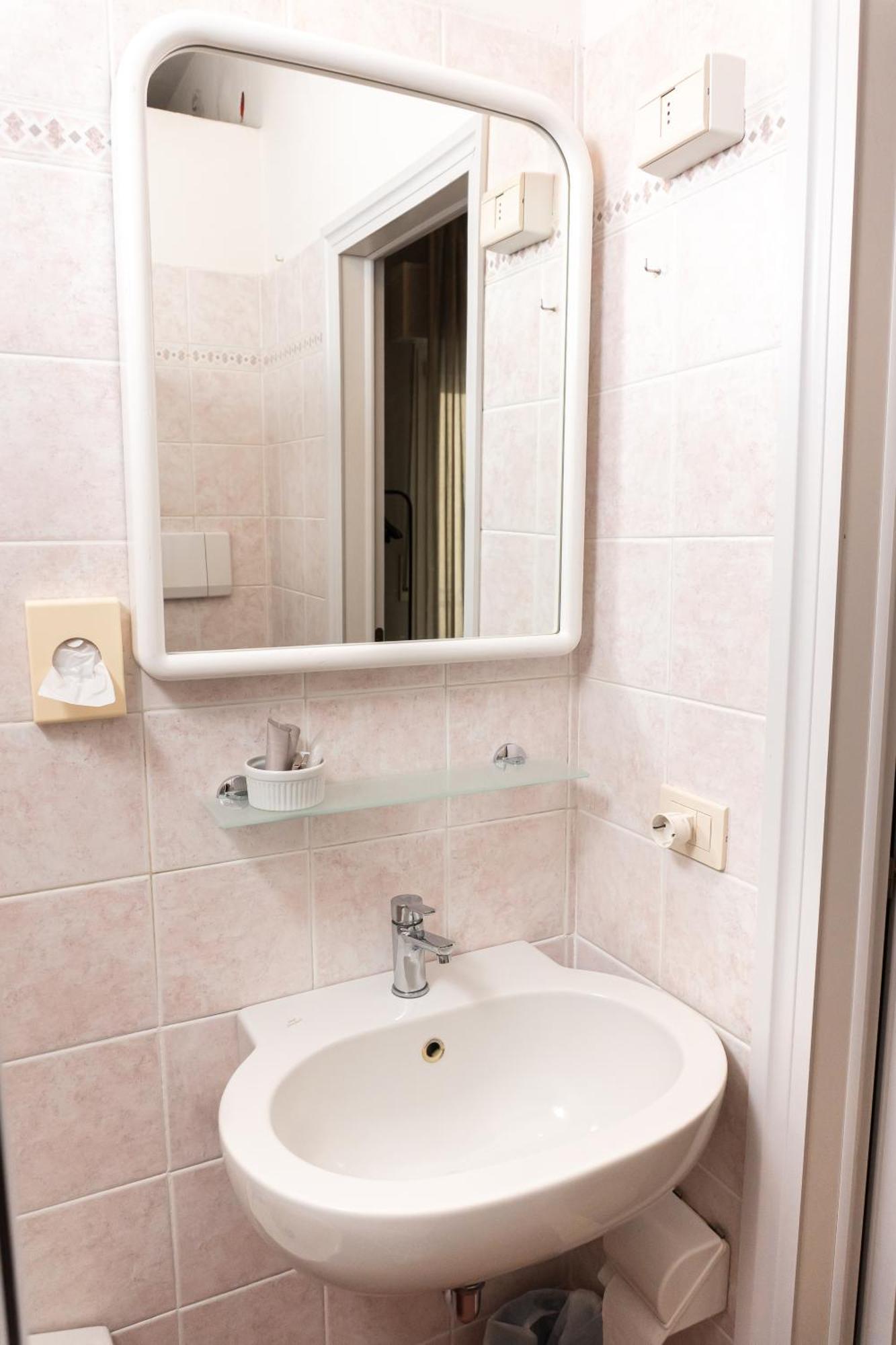 Hotel Mirabella Riccione Esterno foto