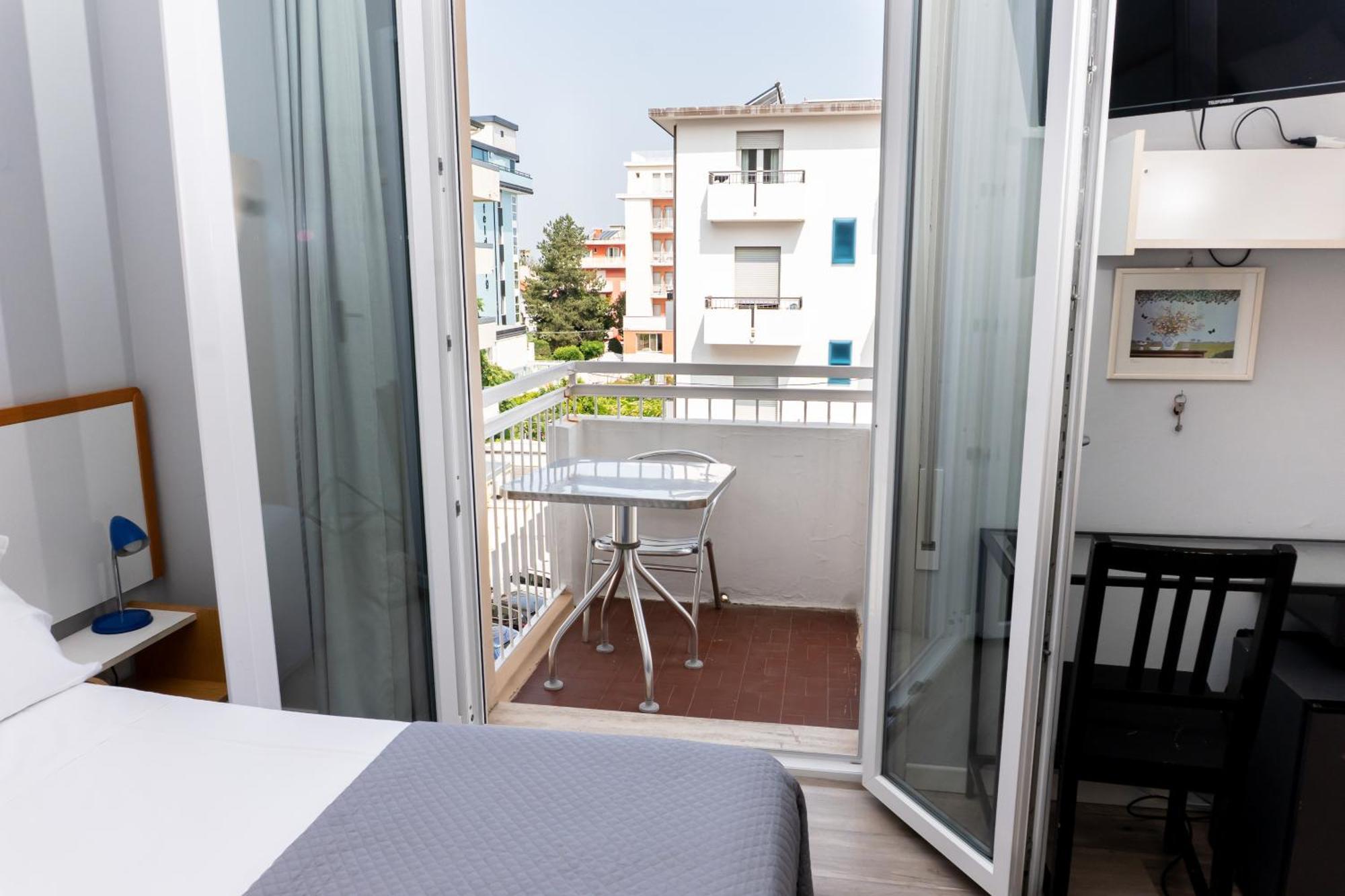 Hotel Mirabella Riccione Esterno foto