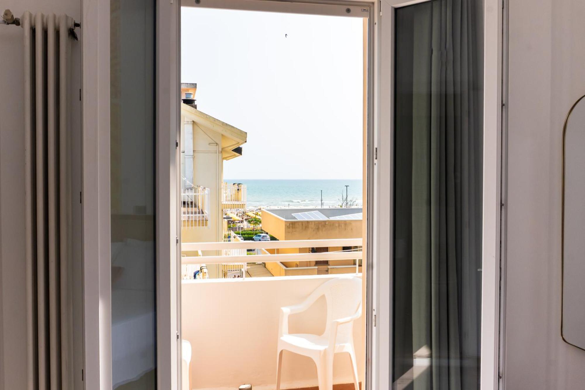 Hotel Mirabella Riccione Esterno foto